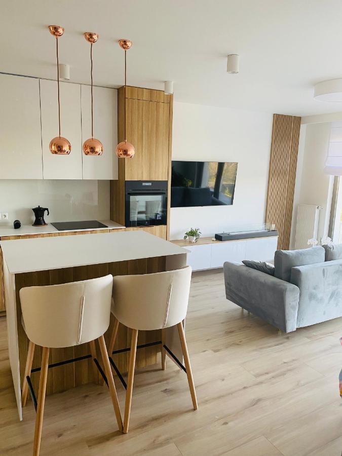 Luxury White Apartment In Park Lotnikow Kraków Eksteriør billede