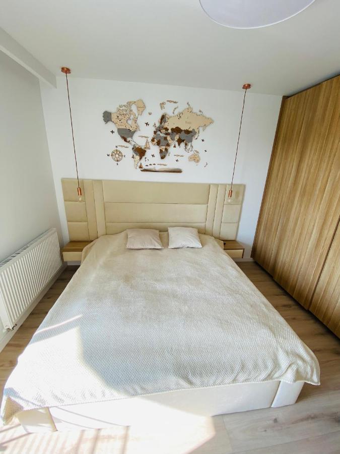 Luxury White Apartment In Park Lotnikow Kraków Eksteriør billede