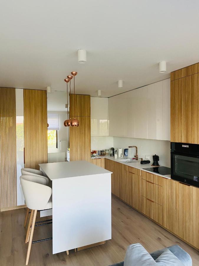 Luxury White Apartment In Park Lotnikow Kraków Eksteriør billede