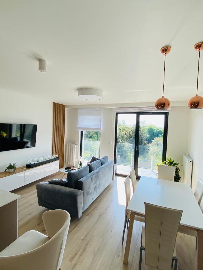 Luxury White Apartment In Park Lotnikow Kraków Eksteriør billede
