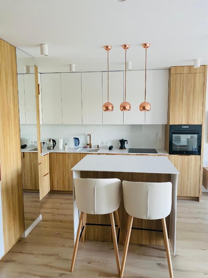 Luxury White Apartment In Park Lotnikow Kraków Eksteriør billede